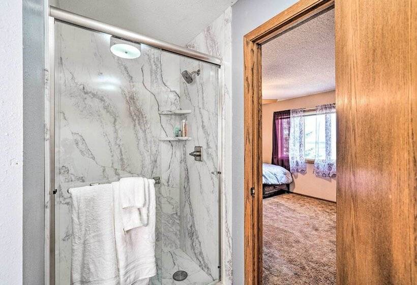 Hunting & Fishing Lodge < 3 Mi From Lake Sakakawea