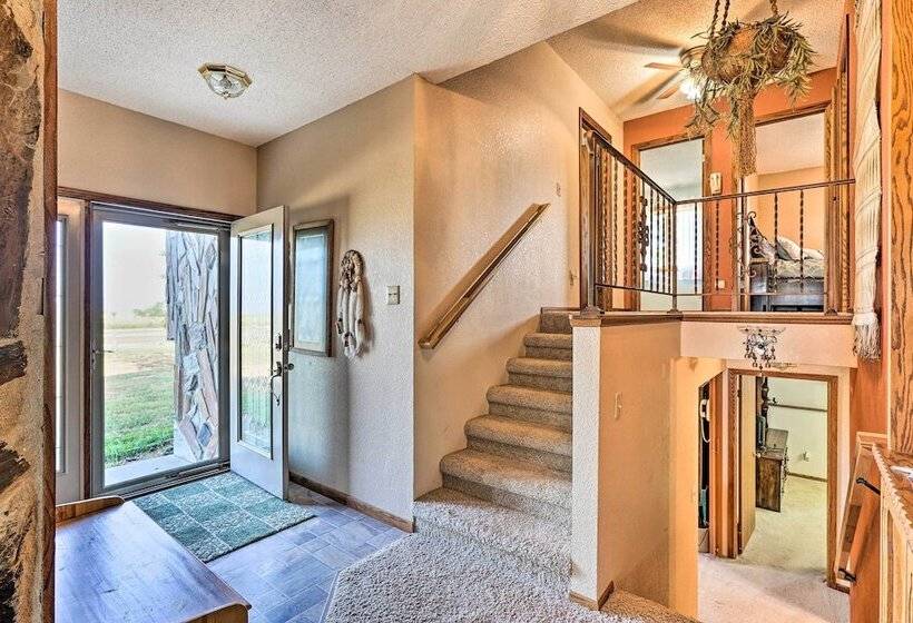 Hunting & Fishing Lodge < 3 Mi From Lake Sakakawea