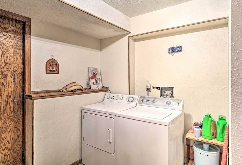 Hunting & Fishing Lodge < 3 Mi From Lake Sakakawea