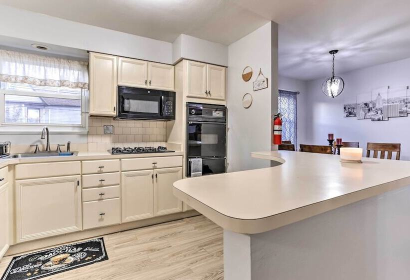 Ideally Located Jersey City Home, 8 Mi To Nyc