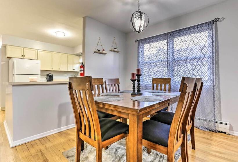 Ideally Located Jersey City Home, 8 Mi To Nyc