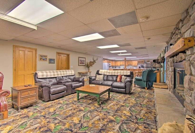 Idyllic Mt Sterling Retreat W/ Private Lake!