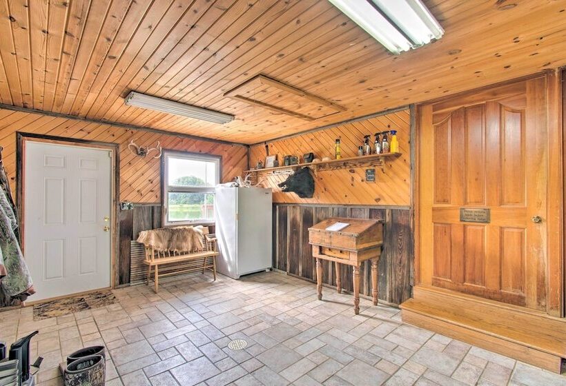 Idyllic Mt Sterling Retreat W/ Private Lake!