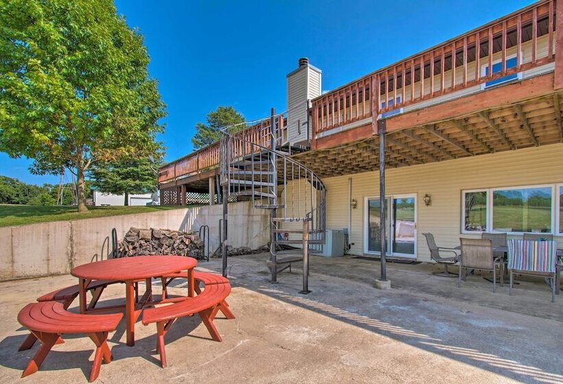 Idyllic Mt Sterling Retreat W/ Private Lake!