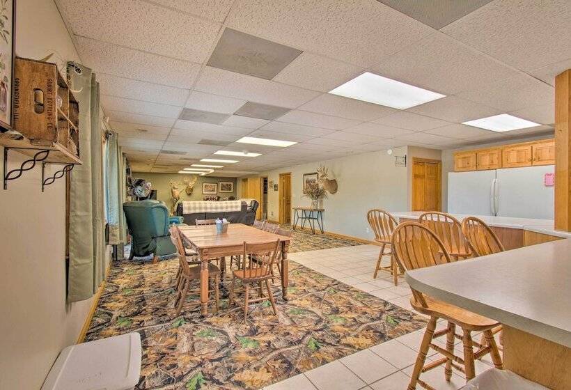 Idyllic Mt Sterling Retreat W/ Private Lake!