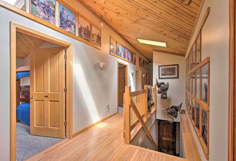 Idyllic Mt Sterling Retreat W/ Private Lake!