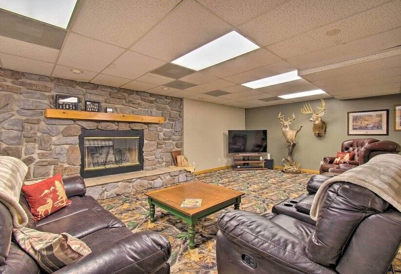 Idyllic Mt Sterling Retreat W/ Private Lake!