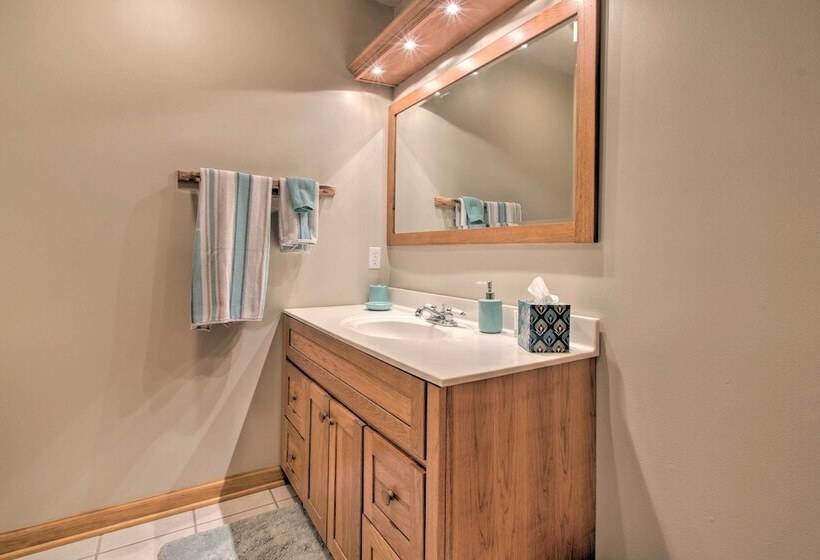 Idyllic Mt Sterling Retreat W/ Private Lake!