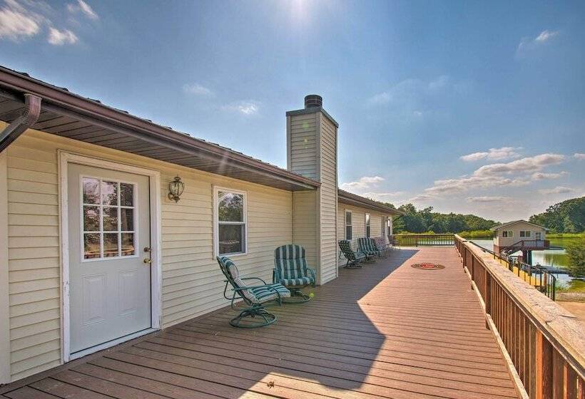 Idyllic Mt Sterling Retreat W/ Private Lake!