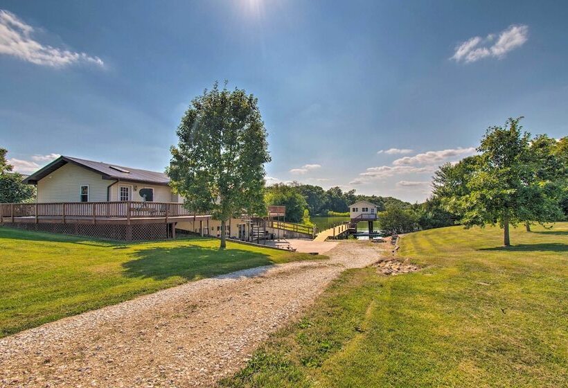 Idyllic Mt Sterling Retreat W/ Private Lake!