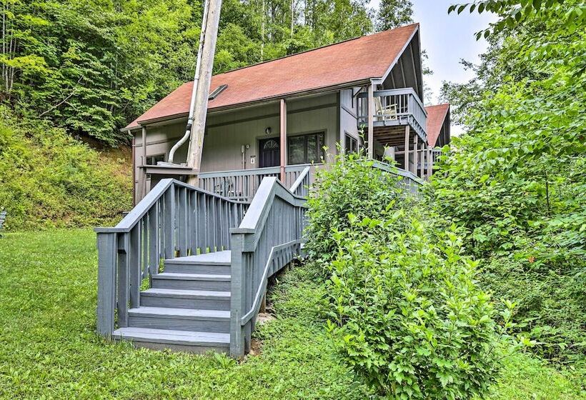 Idyllic Roan Mountain Cabin Across From Creek