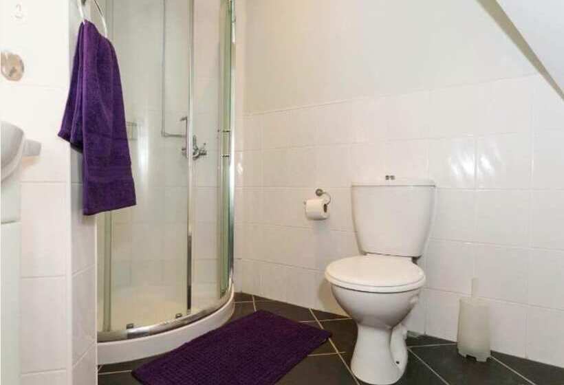 2 Bed 2 Bath Cottage Half Price Monthly Booking