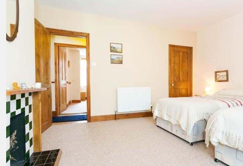 2 Bed 2 Bath Cottage Half Price Monthly Booking