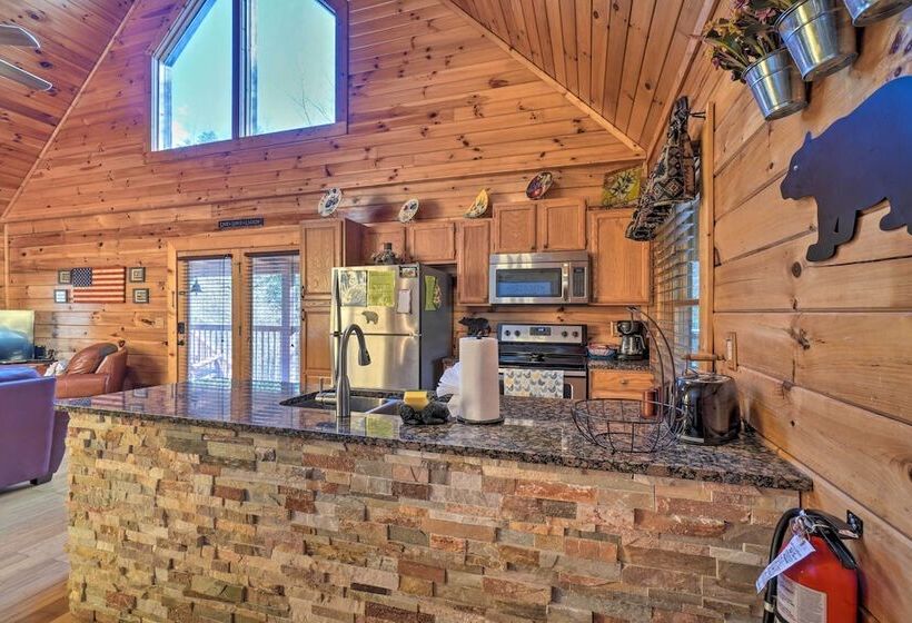 Inviting Sevierville Cabin W/ Deck & Hot Tub!