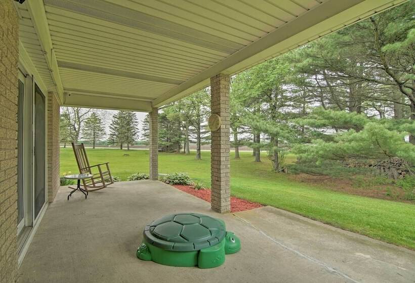 Inviting Twin Lakes Home W/ Indoor + Outdoor Bars!