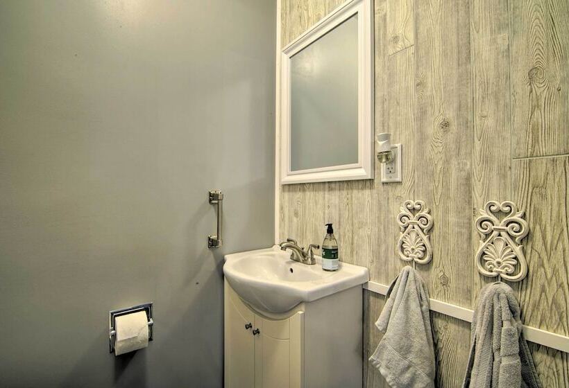 Inviting Twin Lakes Home W/ Indoor + Outdoor Bars!