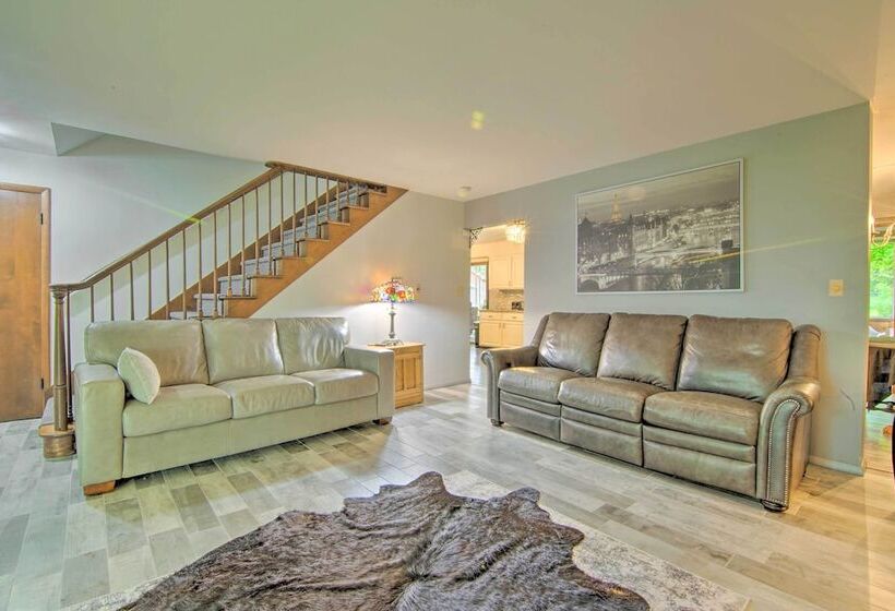 Inviting Twin Lakes Home W/ Indoor + Outdoor Bars!