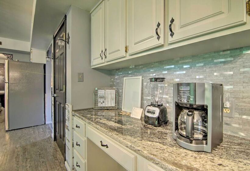 Inviting Twin Lakes Home W/ Indoor + Outdoor Bars!