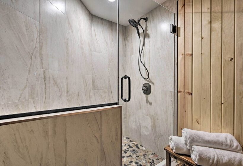 Ironwood  Superior Home  ~ 4 Mi To Big Powderhorn!