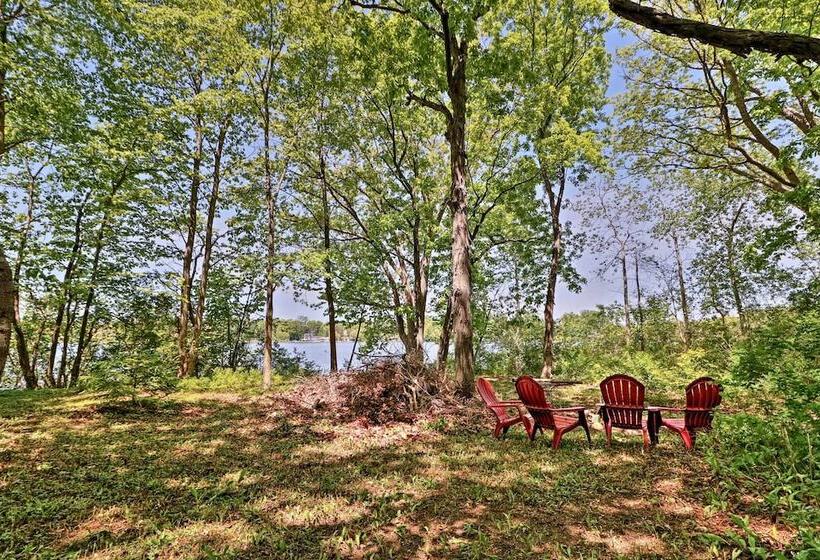 Island Cottage On Evans Lake Bring Your Boat!