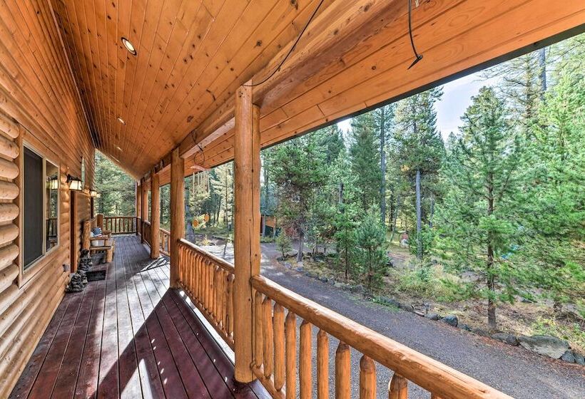 Island Park Cabin W/ Stunning Forest Views!