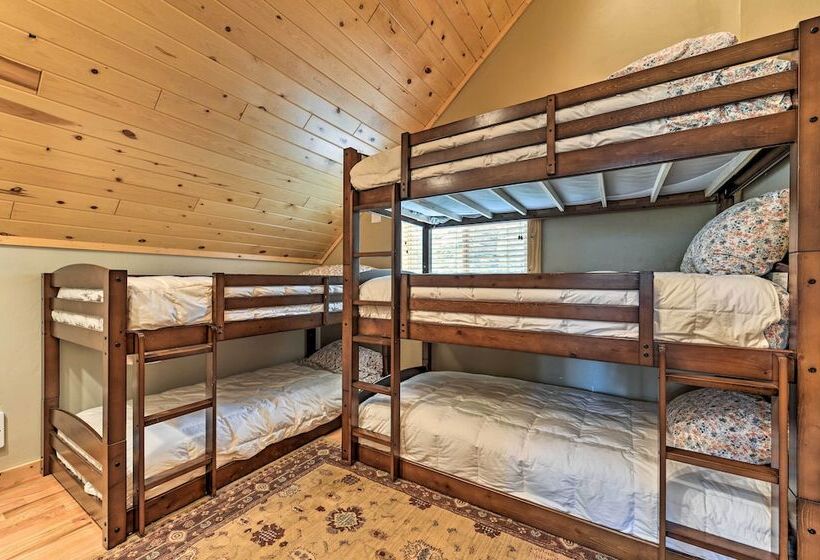 Island Park Cabin W/ Stunning Forest Views!