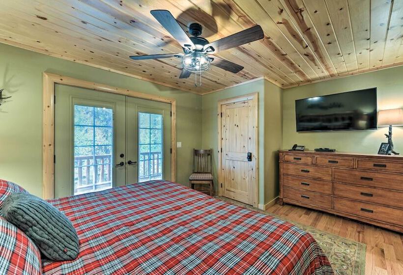 Island Park Cabin W/ Stunning Forest Views!