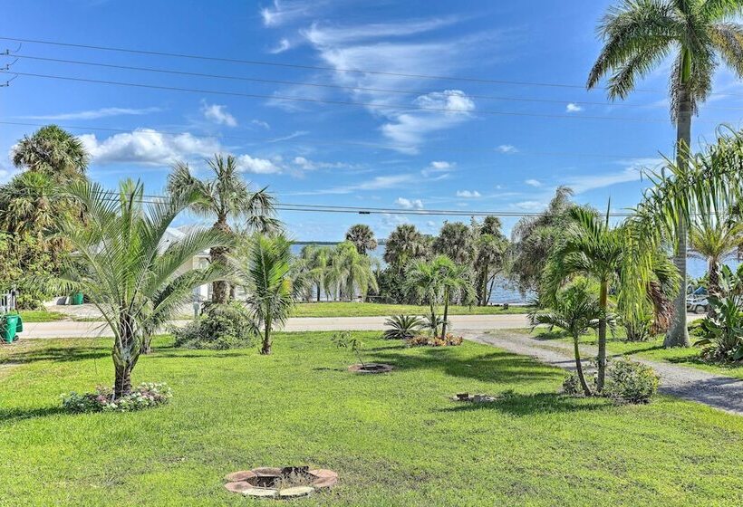 Luxe Florida Home On 3 Acres ~ 5 Mi To Beach!