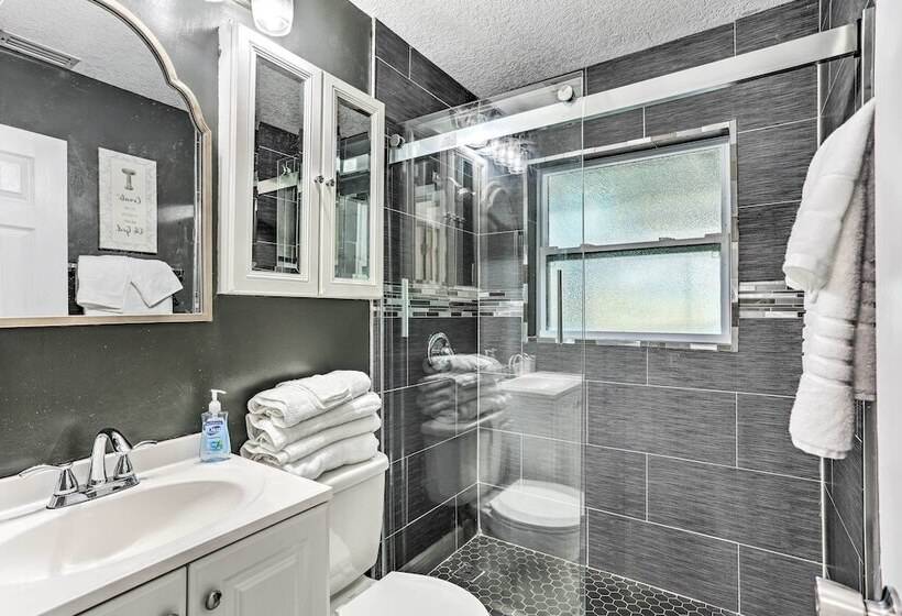 Luxe Florida Home On 3 Acres ~ 5 Mi To Beach!