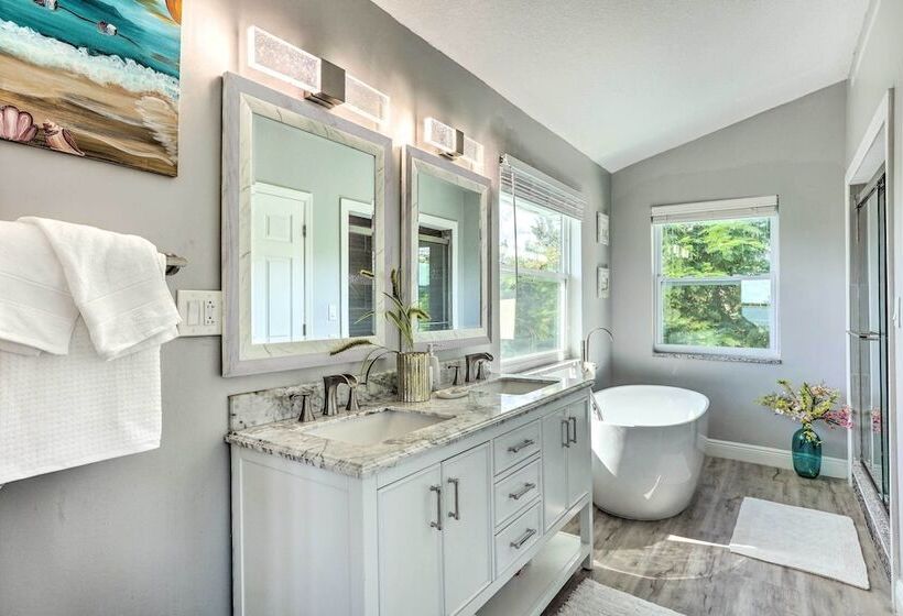 Luxe Florida Home On 3 Acres ~ 5 Mi To Beach!