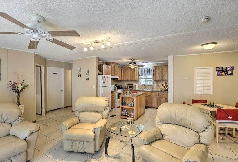 Keaton Beach Escape W/ Hot Tub: 2 Mi To Shore