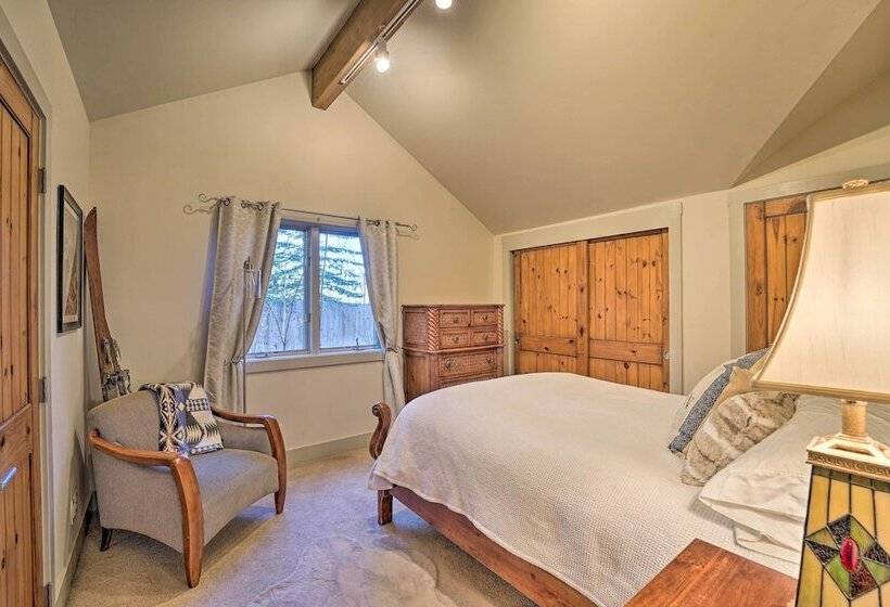 Ketchum Couple S Retreat: 1 Mi To Sun Valley!