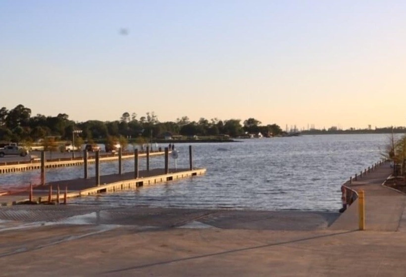 Lake Charles Home: 1 Mi To Public Boat Launch