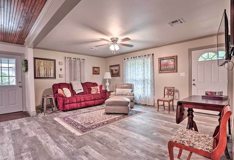 Lake Charles Home: 1 Mi To Public Boat Launch
