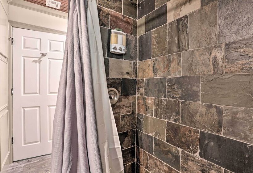 Lake Charles Home: 1 Mi To Public Boat Launch