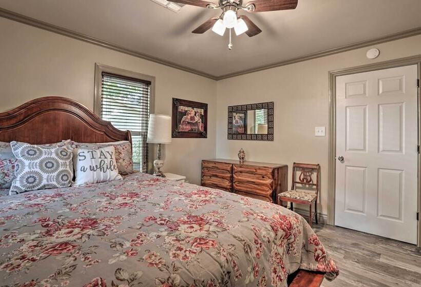 Lake Charles Home: 1 Mi To Public Boat Launch