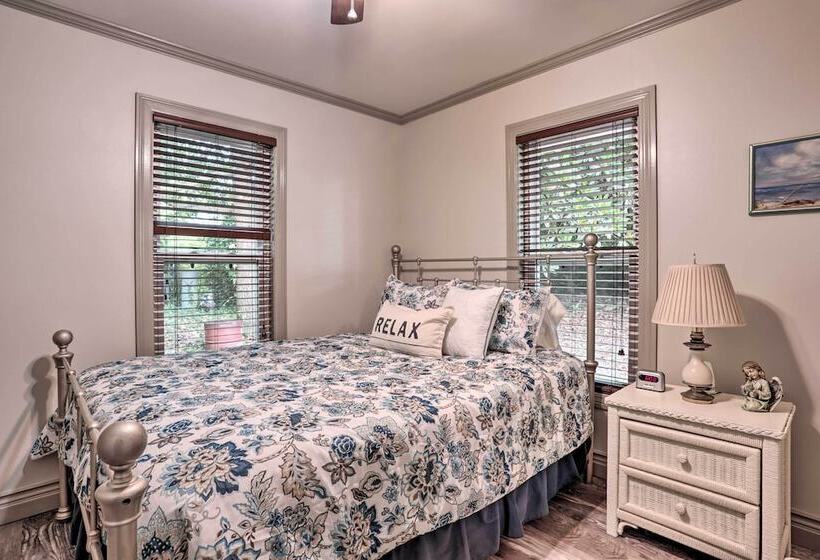 Lake Charles Home: 1 Mi To Public Boat Launch