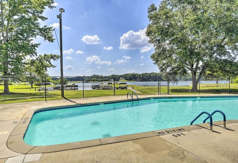 Lake Retreat In Carolina Trace W/ Resort Amenities