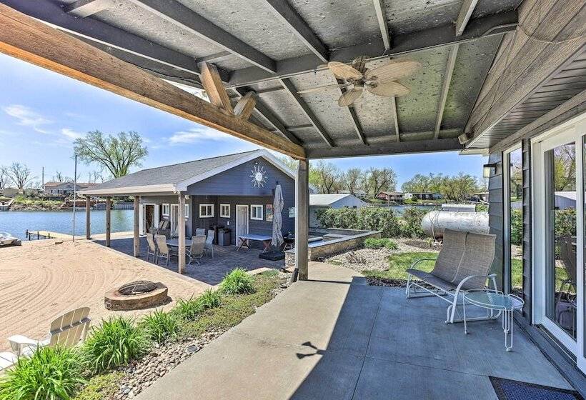 Lakefront Bellevue Home: Private Beach & Fire Pit!