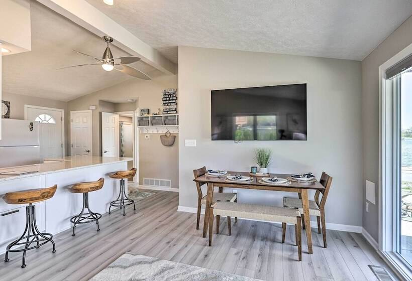 Lakefront Bellevue Home: Private Beach & Fire Pit!