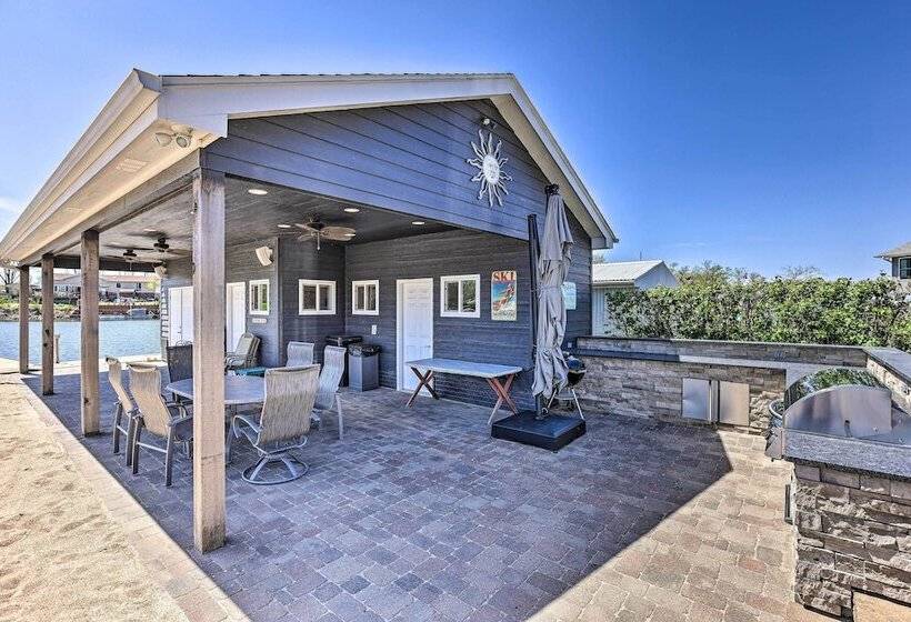 Lakefront Bellevue Home: Private Beach & Fire Pit!