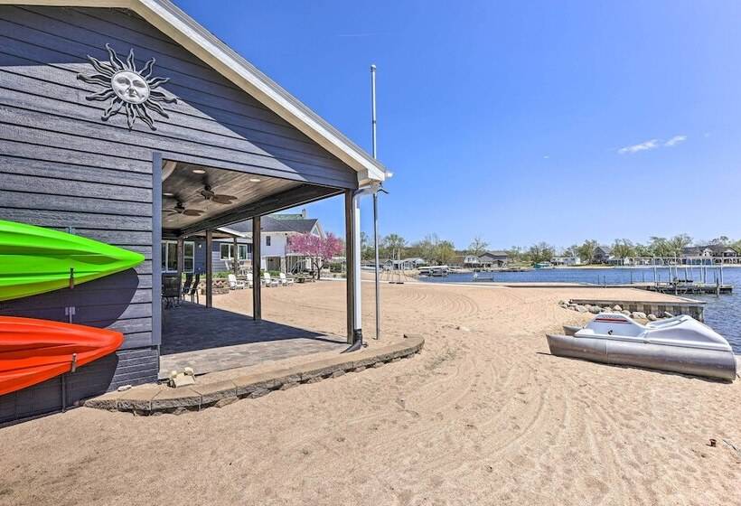 Lakefront Bellevue Home: Private Beach & Fire Pit!