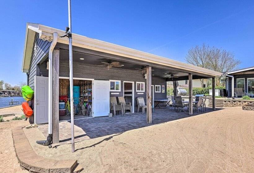 Lakefront Bellevue Home: Private Beach & Fire Pit!