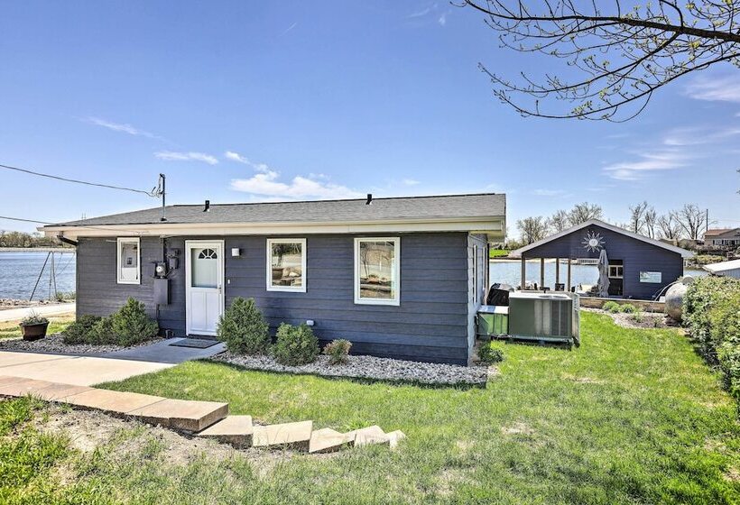 Lakefront Bellevue Home: Private Beach & Fire Pit!