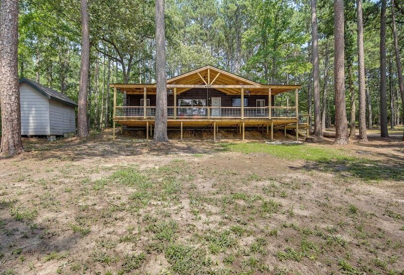 Lakefront Crockett Cabin W/ Boathouse & Kayaks!