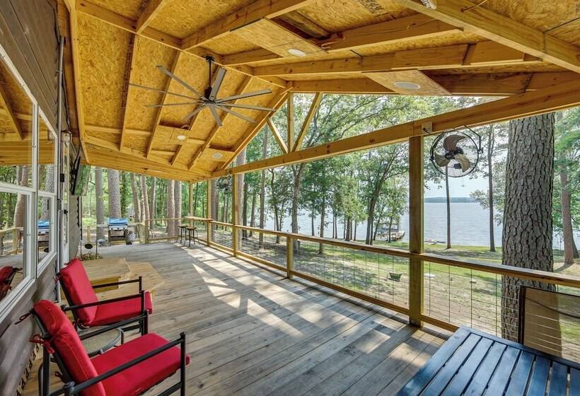 Lakefront Crockett Cabin W/ Boathouse & Kayaks!