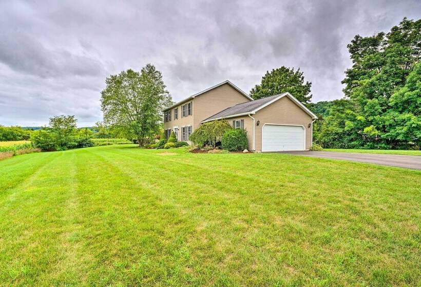 Lakefront Homer Abode W/ Patio & Backyard!