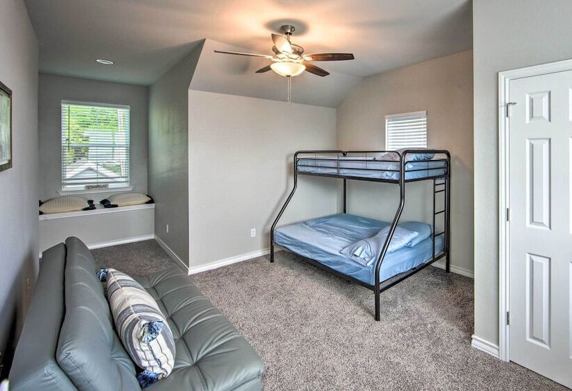 Private Dock & Boat House: Lakefront Mabank Home