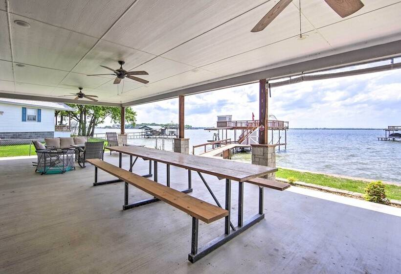 Private Dock & Boat House: Lakefront Mabank Home