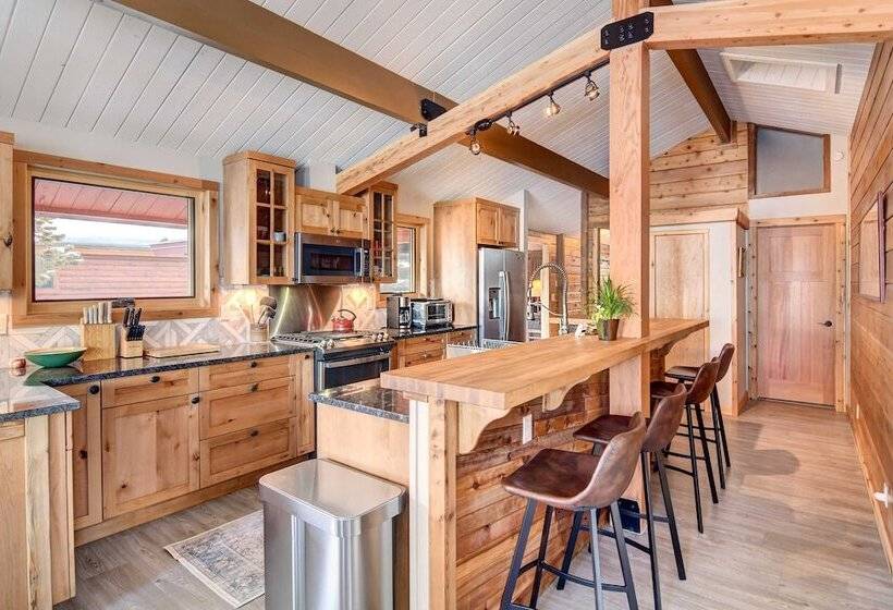 Hot Tub & Mtn Views: Waterfront Grand Lake Cabin!